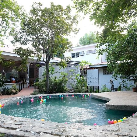 Mad Monkey Dumaguete Pansiyon Dumaguete City Dış mekan fotoğraf