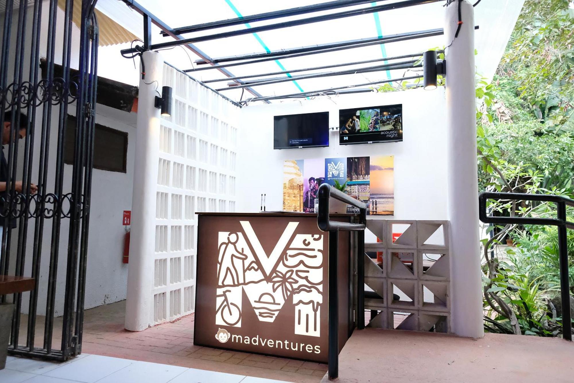 Mad Monkey Dumaguete Pansiyon Dumaguete City Dış mekan fotoğraf