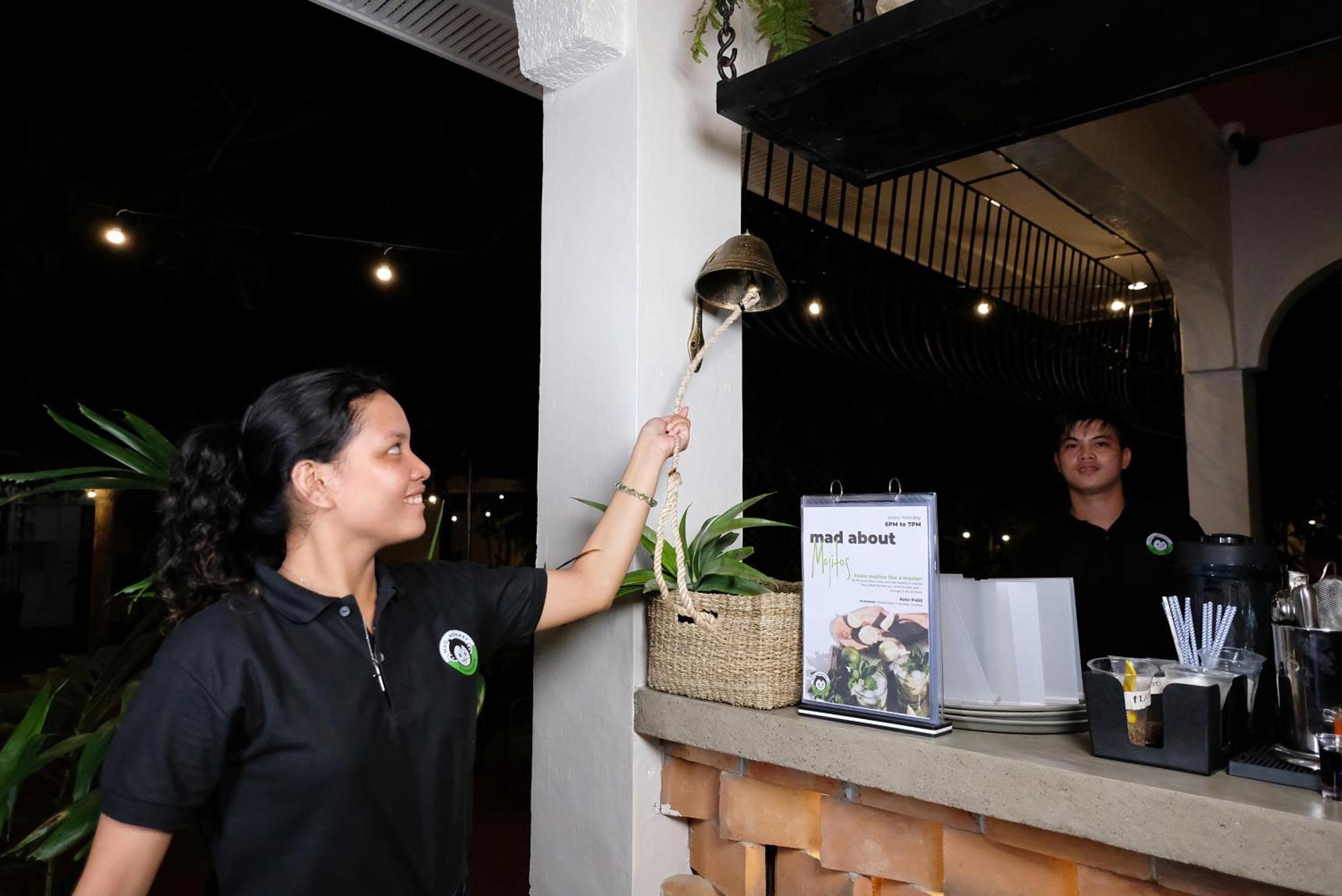 Mad Monkey Dumaguete Pansiyon Dumaguete City Dış mekan fotoğraf