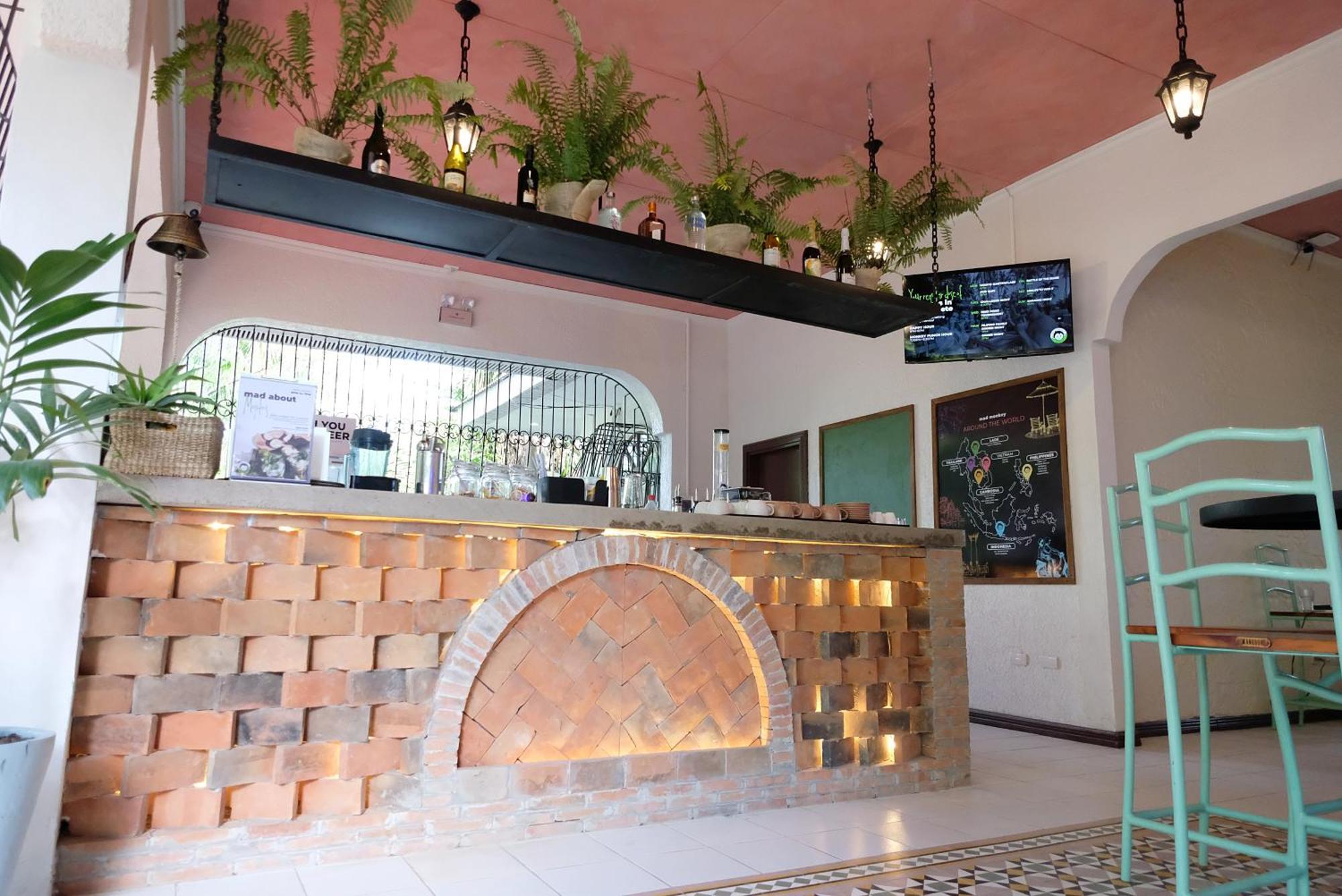 Mad Monkey Dumaguete Pansiyon Dumaguete City Dış mekan fotoğraf